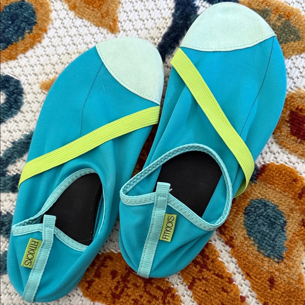 Fitkicks Shoes in Size L(8/9.5), Teal & Lime Green
